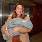 Toñi Moreno sale del hospital con su hija Lola