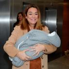 Toñi Moreno sale del hospital con su hija Lola