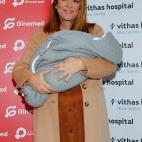 Toñi Moreno sale del hospital con su hija Lola