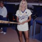 5c8a6422360000ba1a6b6b32