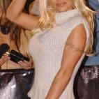 5c8a6427360000c81a6b6b3a