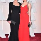 Ambas vestidas de Hedi Slimane para Saint Laurent París