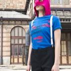 Camiseta con capucha a favor de las integrantes de Pussy Riot, condenadas a 2 años de prisión por protestar contra el presidente ruso, Vladimir Putin.