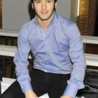 5c8a3b6d3b000054066bb7d3