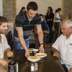 5c8b1c93240000f404a41cba