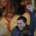 5c8b27d3230000040124415b