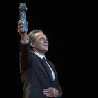 El actor José Coronado posa con el Premio Málaga en reconocimiento a toda su trayectoria, durante la gala de la decimosexta edición del Festival de Cine Español de Málaga celebrada esta noche en la capital andaluza