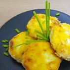 Pastelitos de patata y queso feta