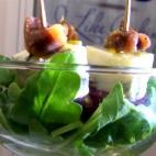 Pincho de gorgonzola, remolacha y anchoas con vinagreta de mostaza