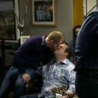 Los fans de la serie protestaron porque Cam y Mitchell se querían mucho pero nunca se besaban frente a la cámara. Así que lanzaron una campaña en Facebook para pedirlo. Lo lograron.