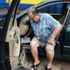 5c8b1ee9360000c81a6c8383