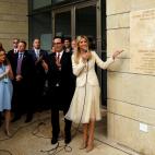 5c8a761820000045046f2f67