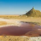 De todas las muchas maravillas naturales que tiene Túnez, el lago salado Chott el Djerid es una de las más espectaculares, sin duda. Así lo cuenta LaMaga en la comunidad Minube: "Es un viaje espectacular a través de una única carretera rode...