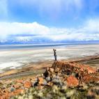 En Utah, el Gran Lago Salado ocupa más de 4.000 kilómetros cuadrados y está abastecido por tres ríos: Oso, Weber y Jordan. Curiosamente, dentro del lago hay 10 islas que se pueden visitar, aunque hay que destacar la isla Antílope, la más g...