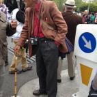 Manuel de Cos, tiene 93 años, y defiende la "unión de los hermanos proletarios".