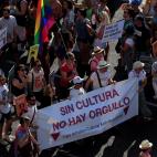 5c8a51c4360000c81a6b53e1