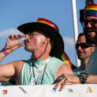 5c8a51cc360000a61b6b53f7