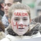 Pancartas (en este caso en la cara) que se convierten en imágenes virales