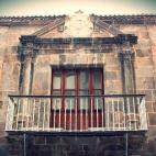 5c8b1c7f360000c81a6c7c9d