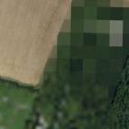 Base aérea. Otro edificio militar totalmente pixelado.