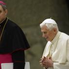 5c8adc8e240000f7054c95e7