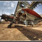 Una avioneta abandonada en alguna parte