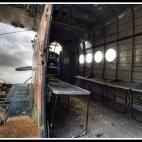 Una avioneta abandonada en alguna parte