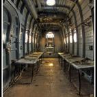 Una avioneta abandonada en alguna parte