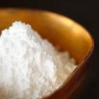 Es el otro gran aliado para liberar nuestra casa de las sustancias tóxico propias de los productos de limpieza. Es barato y fácil de conseguir.