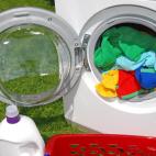 Se hace a partir de tres litros de agua, tres cucharadas de bicarbonato y 40 gramos de jabón neutro sin glicerina. Hay que mezclar y después calentarlo.