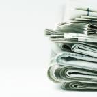 Porque no deja pelusa ni restos. Se puede usar solo con agua y si queremos que sea más eficaz hacer un limpiador alternativo con un cuarto de taza de vinagre y cuatro tazas de agua tibia.