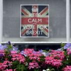 Un cartel a favor del Brexit en una casa londinense
