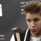 5c8a36e3230000dd0422d165