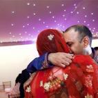 5c8b2043240000f404a4275e