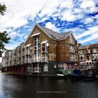 A pesar de lo espectacular del lugar, este rincón raras veces se encuentra en los planes de los turistas. Entre canales, jardines y barcos, la Pequeña Venecia londinense sorprende a todo el que la visita y, aunque está un poco apartada de la ...