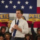 Alcalde de South Bend (Indiana), exmilitar, joven -es el benjam&iacute;n de los candidatos con sus 38 a&ntilde;os- y posible primer presidente gay. As&iacute; se muestra este devoto cristiano que forma parte del ala moderada del partido.Buttigie...