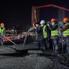 El Hospital Huoshenshan de la ciudad china de Wuhan, construido en solo diez días para combatir el brote de coronavirus, ha entrado este domingo en funcionamiento.