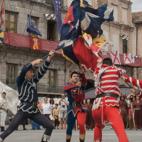 Miles de habitantes de Medina del Campo recuerdan esta semana la &eacute;poca de mayor esplendor de la ciudad vallisoletana, los siglos XV y XVI. A principios de agosto las calles de la Villa vuelven a acoger a personajes como Do&ntilde;a Urraca...