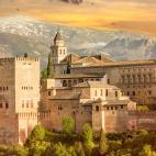 El diario brit&aacute;nico 'The Guardian' alaba a la ciudad andaluza sin pens&aacute;rselo dos veces: "Es una ciudad "fascinante" que tiene "elegancia y movimiento a partes iguales". Por supuesto, resalta los monumentos que civilizaciones antigu...