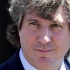 Vicepresidente argentino Amado Boudou asiste a la entrega de patrulleros a la Gendarmería frente a la Casa Rosada en Buenos Aires, lunes 7 de octubre de 2013. Los médicos ordenaron un mes de reposo a la presidenta Cristina Fernández debido a ...