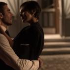 Alberto Márquez (Miguel Ángel Silvestre) y Ana Ribera (Paula Echevarría)