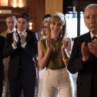 Emilio López (José Sacristán) con Clara Montesinos (Marta Hazas) y Pedro Infantes (Adrián Lastra)