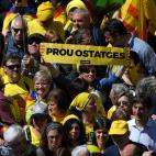 5c8a37ee260000e804fe1191