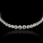 Todo ocurrió el 16 de febrero de 2003. Un grupo de ladrones se hizo con más de 120 cajas de diamantes del Diamond Center, en un edificio muy protegido en el corazón de Amberes (Bélgica). Un botín valorado en unos cien millones de euros. Los...