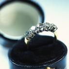 El 13 de julio 2009 tres hombres se apoderaron de 15 millones de euros en el atraco de una joyería de Cartier en Cannes.