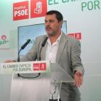 Jesús Ferrera, secretario de Organización del PSOE de Huelva, ante las malas cifras de empleo de marzo de 2013, no se le ocurrió nada mejor que decir que la ministra de Empleo, Fátima Báñez (PP), "debería dedicarse a otra cosa" y a su jui...