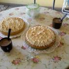 Un perfecto postre otoñal para el que necesitarás una base de bizcocho, huevo, azúcar, harina y castañas en almíbar. Consulta la receta completa en CookPad.