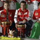 5c8ae4fc240000f404a3dde2