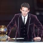 El argentino se tir&oacute; a la piscina con el terciopelo burdeos y le sali&oacute; mal.