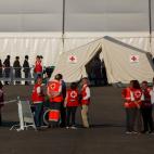 Los migrantes del Dattilo est&aacute;n siendo atendidos por la Cruz Roja en suelo espa&ntilde;ol